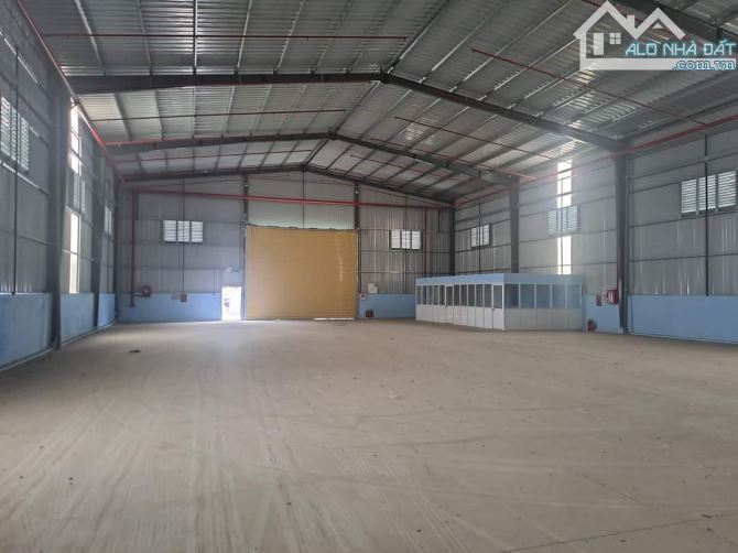 Cho thuê kho xưởng 1600m2 trần cao 12m tại mặt tiền đường QL1A - Bình Tân - 1