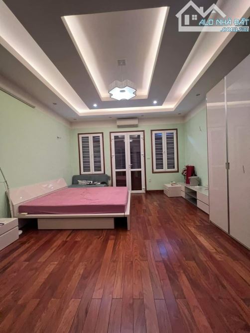 Bán Biệt Thự Đống Đa, Cực Hiếm, 102m2, 5 tầng, giá 26 tỷ