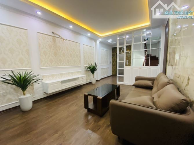 Bán nhà Ngọc Thụy, Long Biên 40m2, 7 Tầng, GARA, THANG MÁY, Ô TÔ TRÁNH, FULL ĐỒ. - 1