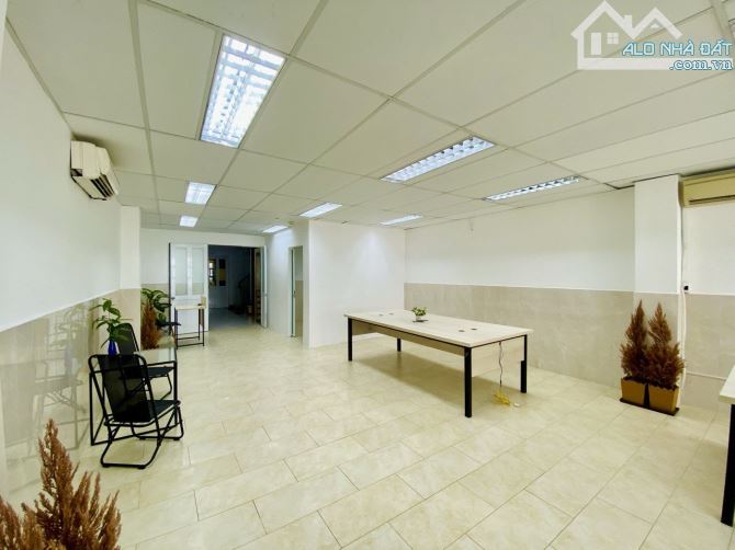 Cho Thuê Văn Phòng Đường Nguyễn Bá Tuyển, P12, Tân Bình. DT 80m2 Full nội thất - 16 triệu - 13