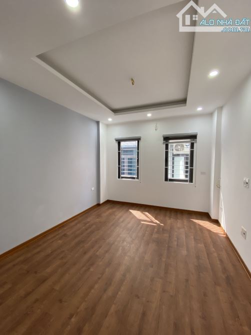 Bán Nhà Mặt Ngõ Đường Phạm Văn Đồng,  Dt 35m2, Ô Tô  Đậu Cửa,  Xây 5 Tầng,  Giá 4..6 Tỷ - 2