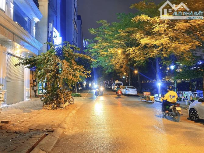 Mặt phố Nguyễn Khang Tòa nhà 9 tầng thang máy vỉa hè rộng. - 2