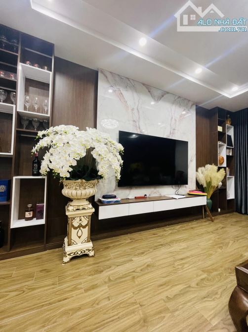 Bán nhà Xuân Thủy Cầu Giấy phân lô ô tô ngõ thông ô chờ thang máy cực vip giá siêu tốt - 3