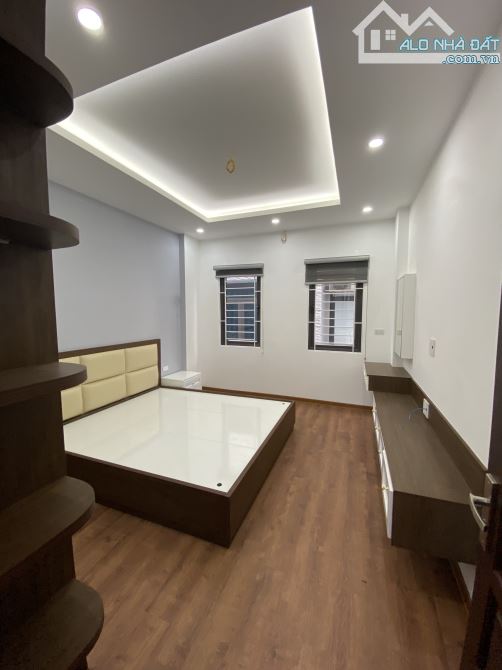 Bán Nhà Mặt Ngõ Đường Phạm Văn Đồng,  Dt 35m2, Ô Tô  Đậu Cửa,  Xây 5 Tầng,  Giá 4..6 Tỷ - 4