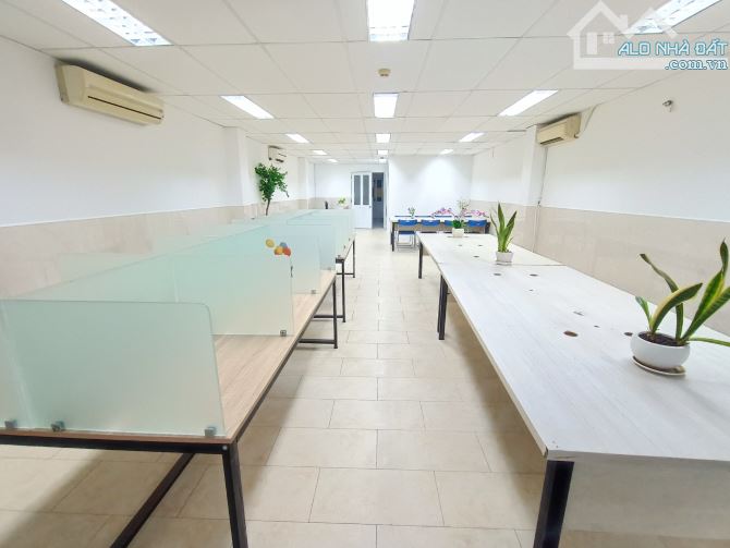 Cho Thuê Văn Phòng Đường Nguyễn Bá Tuyển, P12, Tân Bình. DT 80m2 Full nội thất - 16 triệu - 7