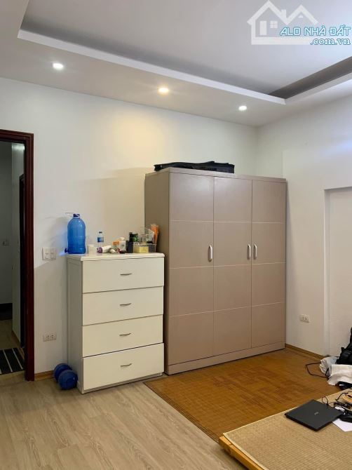 Bán nhà Lạc Long Quân Hồ Tây lô góc ô tô vào nhà 40m 5 tầng vuông vắn nhỉnh 6 tỷ - 7