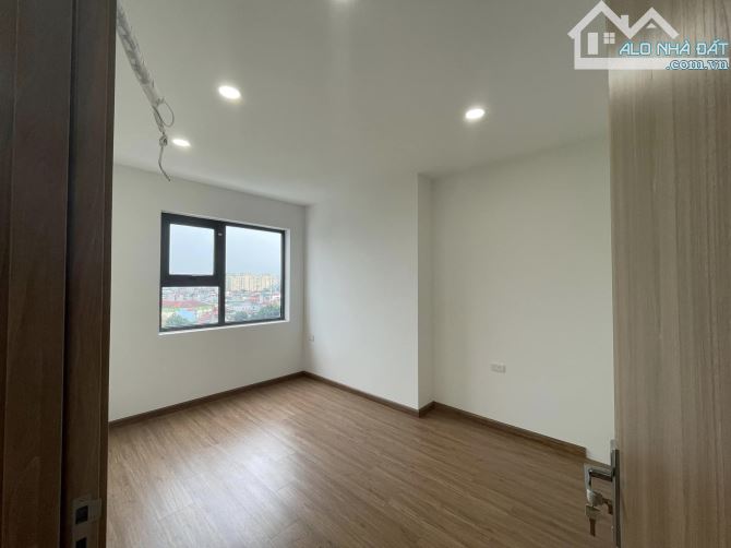 Cho thuê căn hộ mới tại L2 Jardin Sài Đồng, Long Biên. S: 95m2. Giá: 10tr - 1