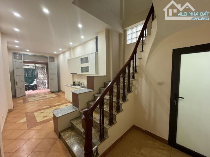 Bán nhà Trần khát chân, 4 tầng 3 ngủ dt 36m2 vừa ở vừa kinh doanh nhỉnh 5 tỷ - 1