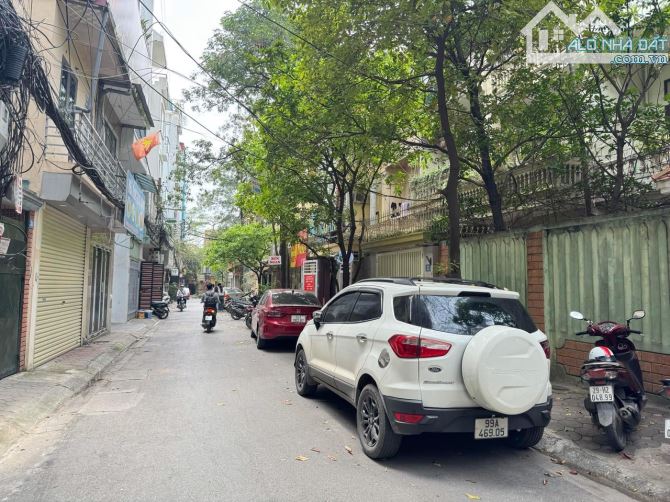 Bán Gấp Nhà Thái Thịnh, Vỉa Hè, Ô tô Tránh. DT 134m2 x 3 tầng. MT 7.1m. Thông tin chuẩn. - 1
