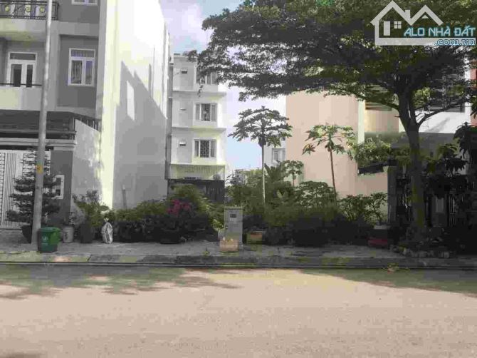 CẦN BÁN GẤP LÔ ĐẤT 200M2 NGAY ĐƯỜNG PHẠM HÙNG. GIÁ 70 TRIỆU/M2 - 3