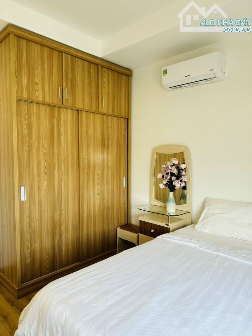 Cần bán gấp căn hộ 2PN riêng biệt tầng đẹp full nội thất cao cấp - 4