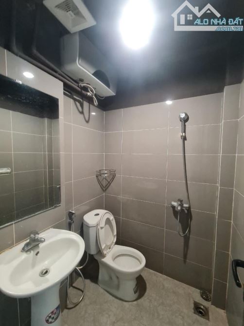 B.án nhà Trương Định 56m2 - từ tầng 2 đua 65m2-  5 tầng - mặt tiền 9.7m - g.iá 5.9 tỷ  Mô - 4