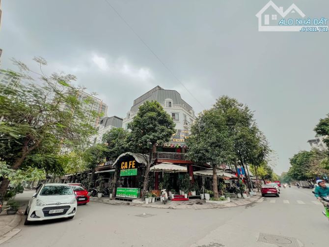 Bán Nhà KĐT Lacasta  Văn Phú .Lô góc 2 vỉa hè. 2 Mặt ô tô dừng đỗ.DT 102m2 x 5T. MT 22m - 4