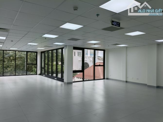 Cho thuê mặt phố 37-39 Vũ Thạnh, Đống Đa. DT 200m2, vách kính, hầm, mt 14m,giá 40tr/th - 3