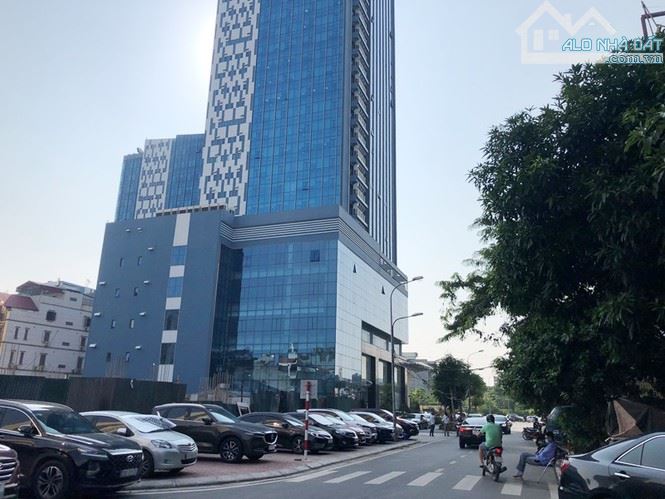 Bán nhà 2 thoáng ngõ 603 Lạc Long Quân. Ô tô  TRÁNH - DỪNG - ĐỖ ngày đêm. 21 tỷ.
