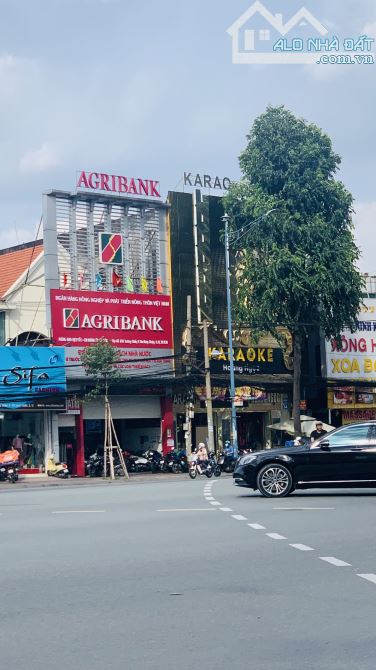 Mặt tiền kinh doanh Trường Chinh, nhà 3 tầng, (4x25m), Vị trí khu ngân hàng, giá 11 tỷ