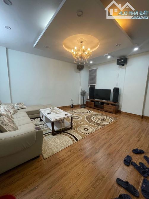 hàng xót mặt phố 73m giá 18 tỷ ở nguyễn huy tưởng thanh xuân.