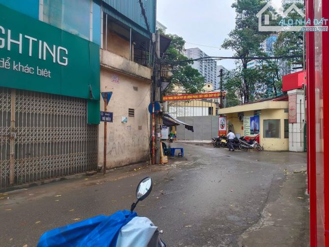 Bán Mặt Khuất Duy Tiến. Lô Góc 3 thoáng. 1 Mặt Phố 1 Mặt ngõ ô tô. DT 70m2 x 8T. MT 6,7m