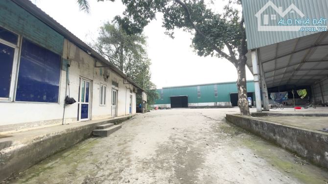 Cho thuê nhà máy độc lập 5000m2 sẵn 2500m2 nhà xưởng giá rẻ - 1
