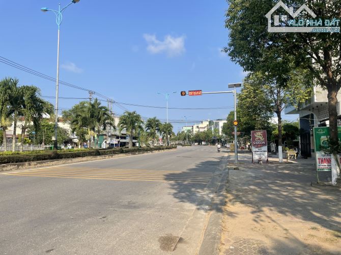 Bán mặt tiền đường Trường chinh sát vòng xoay gần siêu thịGO giá siêu rẻ - 1