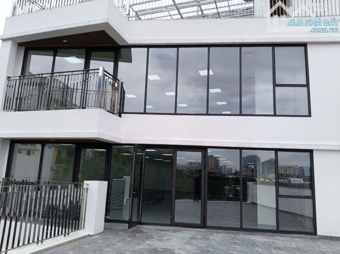 Cho thuê mặt phố 37-39 Vũ Thạnh, Đống Đa. DT 200m2, vách kính, hầm, mt 14m,giá 40tr/th - 5
