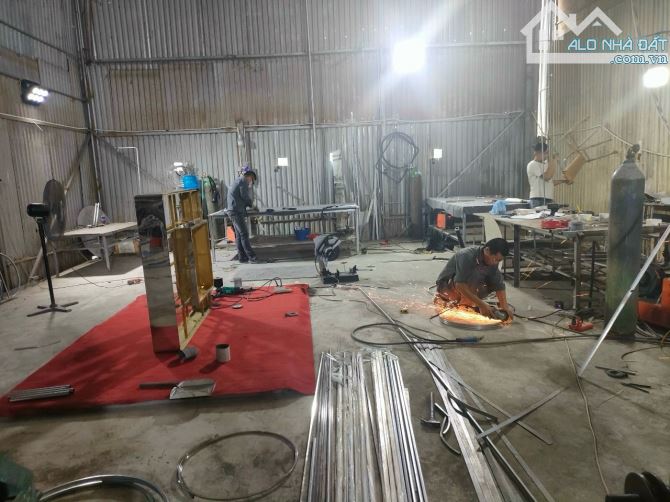 Cho thuê 650m2 nhà xưởng độc lập gần Trạm Bơm Yên Nghĩa - 2