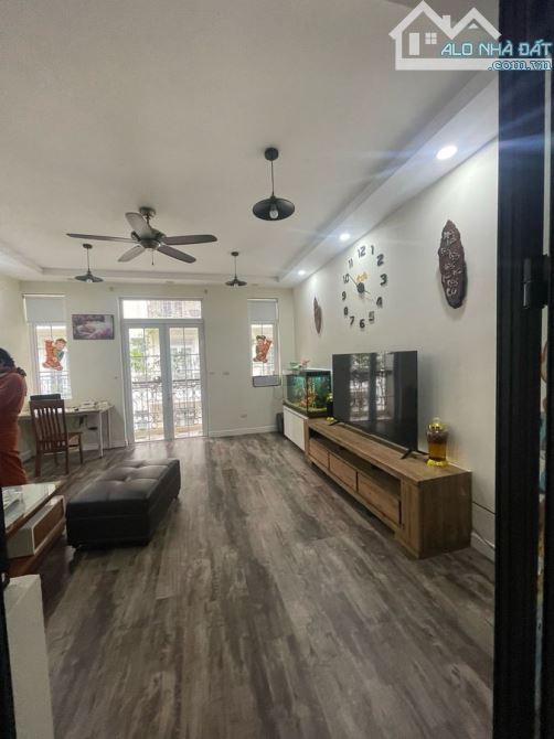 hàng xót mặt phố 73m giá 18 tỷ ở nguyễn huy tưởng thanh xuân. - 3
