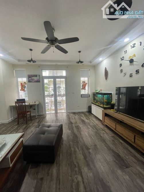 hàng xót mặt phố 73m giá 18 tỷ ở nguyễn huy tưởng thanh xuân. - 4