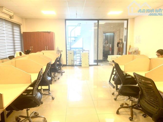 Bán Mặt Khuất Duy Tiến. Lô Góc 3 thoáng. 1 Mặt Phố 1 Mặt ngõ ô tô. DT 70m2 x 8T. MT 6,7m - 4