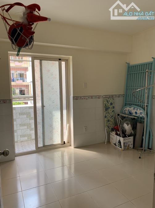 Cho thuê chung cư Bàu Cát,, Hồng Lạc, P10, Tân BÌnh: 75m2-3p ngủ-2WC- giá 12tr - 7