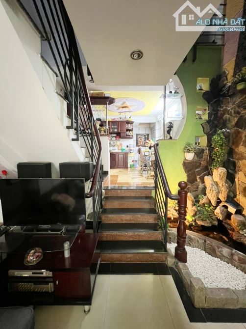Bán nhà 5 Tầng , 1 Sẹc Đường  Nguyễn Công Hoan,P.7,Q.Phú Nhuận - 7