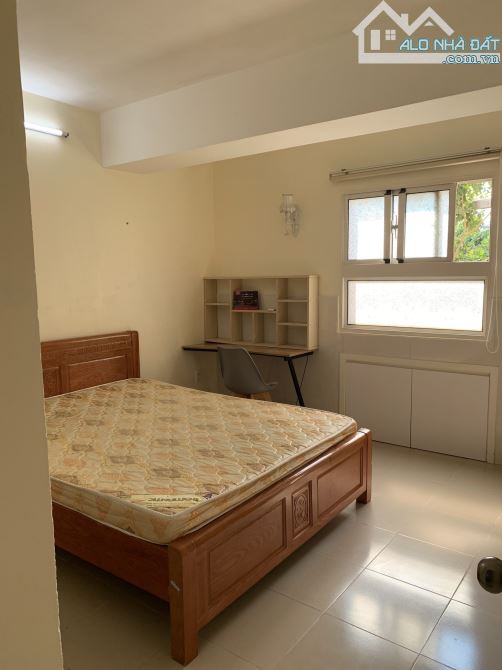 Cho thuê chung cư Bàu Cát,, Hồng Lạc, P10, Tân BÌnh: 75m2-3p ngủ-2WC- giá 12tr - 9