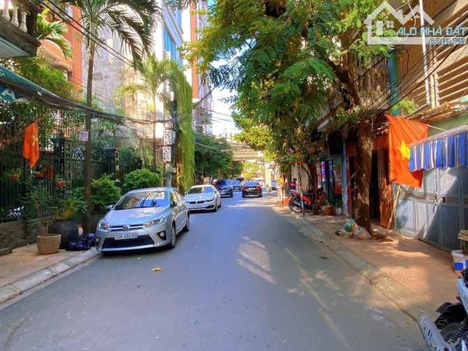 Xuân La, Tây Hồ, P.Lô, Vỉa hè, 3 ô tô tránh, nhà đẹp, gần Hồ Tây 85m2