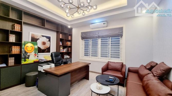 Phân lô hoàng quốc việt cầu giấy ô tô tránh vỉa hè,gần phố,2 mặt thoáng, ở víp,ngõ thông - 3
