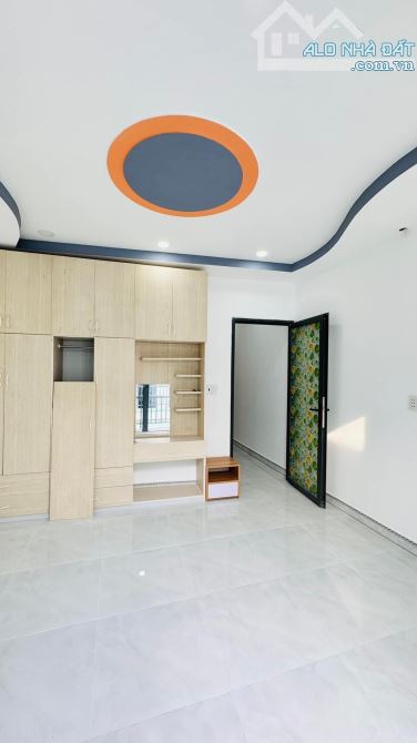 Nhà 1 Lầu Đẹp - Tặng nội thất . Giá 1Tỷ550 Bớt Lộc . Ngay Ngã Ba Tân Kim . Sổ Hồng Riêng - 1