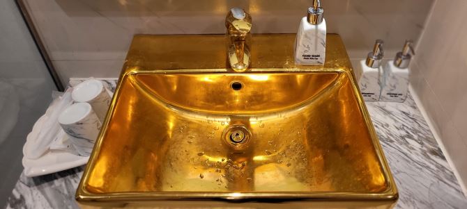 Cần bán gấp căn hộ khách sạn dát vàng Golden Bay Đà Nẵng - 2