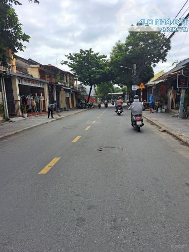 Bán nhà 140mv mt Lý Thường Kiệt, Hội An - giá chỉ 19 tỷ- hiện cho thuê dài hạn 40tr/ tháng