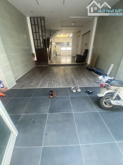 Nhà Hẻm 10m Nguyễn Kiệm P3 GV - 5*20m 1 trệt 1 lầu Sân Thượng Có Sẵn Nội Thất - 1