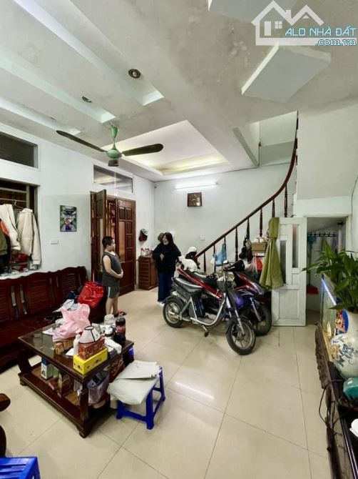 bán nhà đẹp,giá rẻ,TT Đống Đa, Thịnh Quang, gần Ngã 4 Sở, Vĩnh Hồ, Láng  Giá : 13,8 tỷ - 8