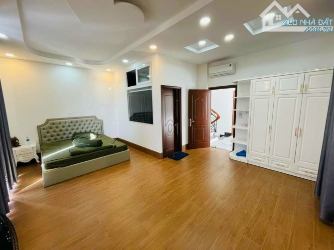 Bán Biệt Thự VIP khu Đại An, S=210m2, có Hồ Bơi sân vườn, Khu đáng sống, Giá 19 tỷ