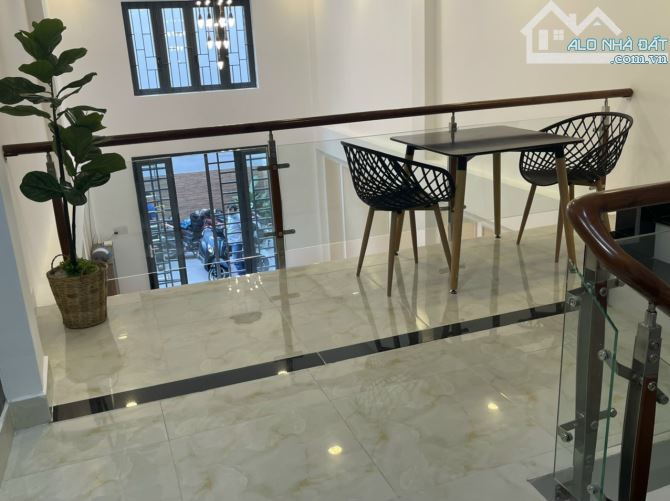 RẺ NHẤT Q.7, MẶT TIỀN đường số 2. P. TÂN QUY. Dt: 4m x 18m. Giá: 9.5 tỷ.