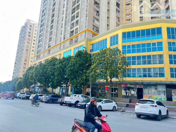 Cho thuê tòa nhà gần 5000m2 sử dụng đường Tố Hữu , đa dạng mô hình kinh doanh