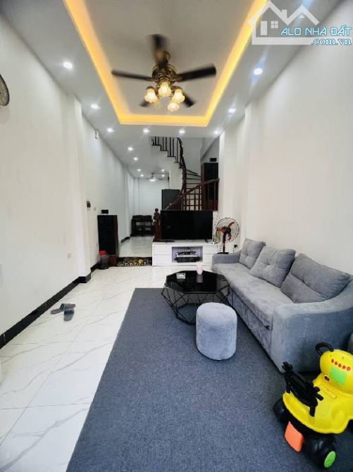 Bán nhà Đan Khê Di trạch 4 tầng mới đẹp, gần ô tô tránh tặng full nội thất xịn