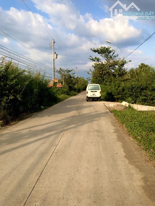 Bán 3000m2  đất lúa đường xe hơi 7 chỗ tại xã Phước Vĩnh Đông, Cần Giuộc Long An. Giá 2.7 - 5