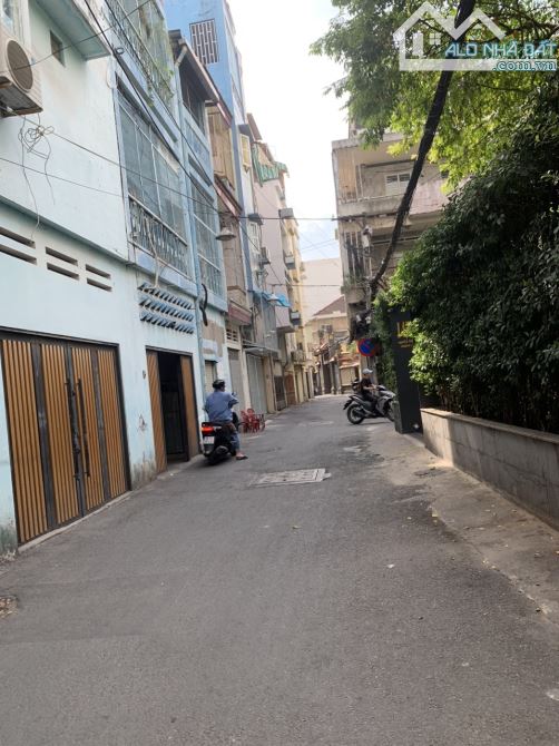 Bán nhà hẻm Võ Văn Tần. P6.Q3. DT: 10*16m.1 tầng. giá 35 tỷ.