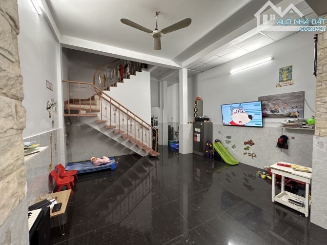 BÁN NHÀ ĐÔNG HƯNG THUẬN 2, QUẬN 12, 79M2(5*16) HẺM XE HƠI CHỈ NHỈNH 5 TỶ