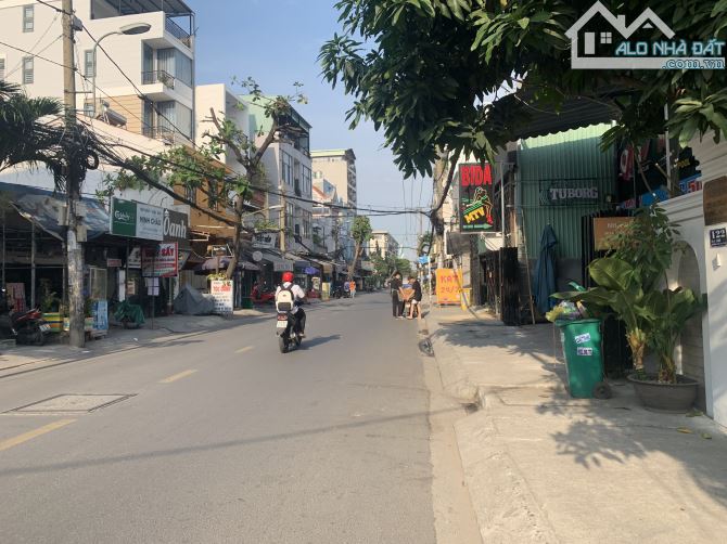 Mặt tiền đường số Dương Quảng Hàm P5 4x22m. vuông vức giá 10.9 tỷ TL