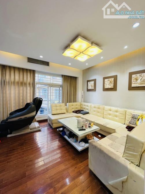 Cực phẩm Nguyên Hồng 68m² 5 tầng giá 22 tỷ tiện nghi cao cấp không mua tiếc cả đời - 2