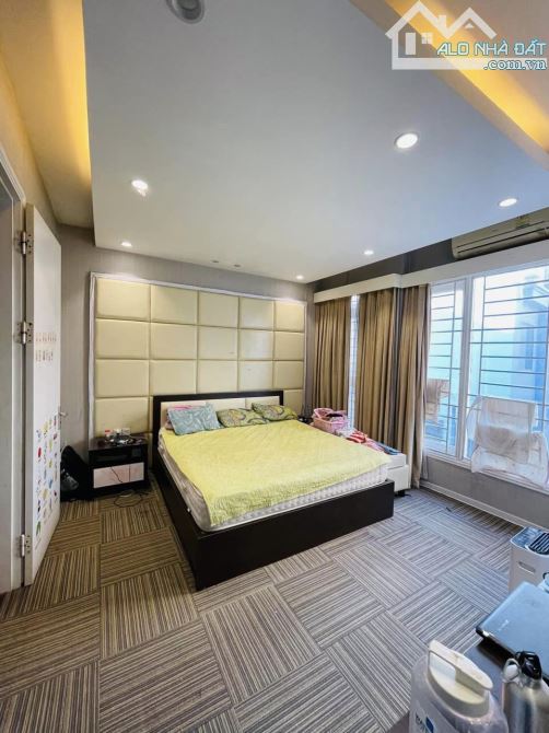 Cực phẩm Nguyên Hồng 68m² 5 tầng giá 22 tỷ tiện nghi cao cấp không mua tiếc cả đời - 4