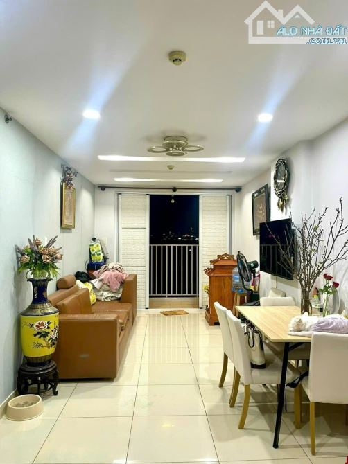 Bán Căn hộ Harmona, 2 PN ,2WC , 75m2 ,Full Nội Thất , Sổ Hồng Riêng , Giá 4 Tỷ